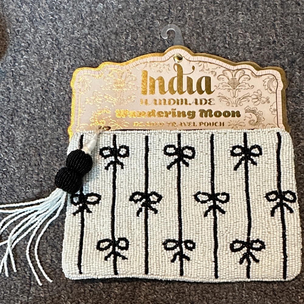 India Handmade Wandering Moon Black and White Beaded Bow Travel Pouch